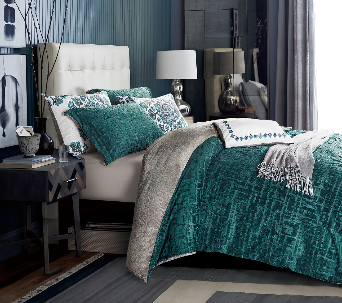 7-Piece Comforter Set, Green and Gray Design, Includes Comforter, Pillowcases, and Cushions