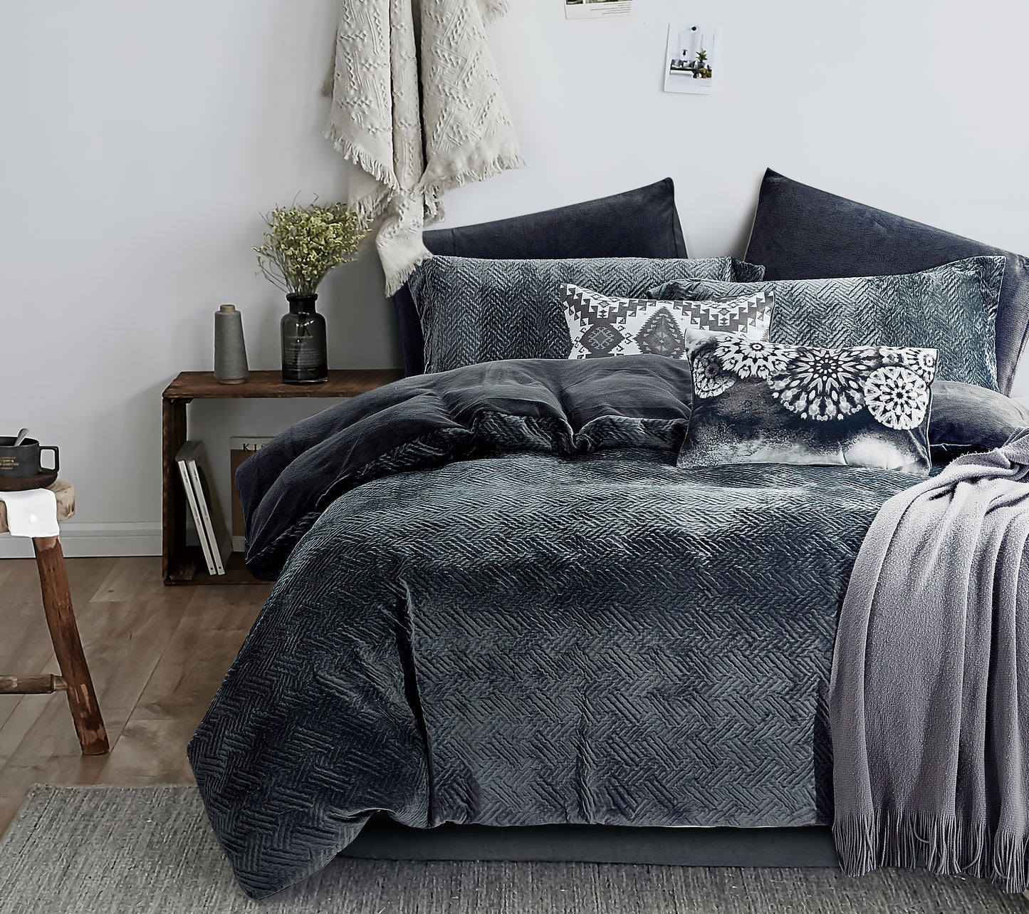 7-teiliges Bettdeckenset, dunkelgraues geometrisches Design, inklusive Bettdecke, Kissenbezügen und Kissen