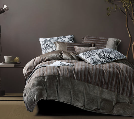 Brown Comforter Set with Textured Details and Decorative Cushions