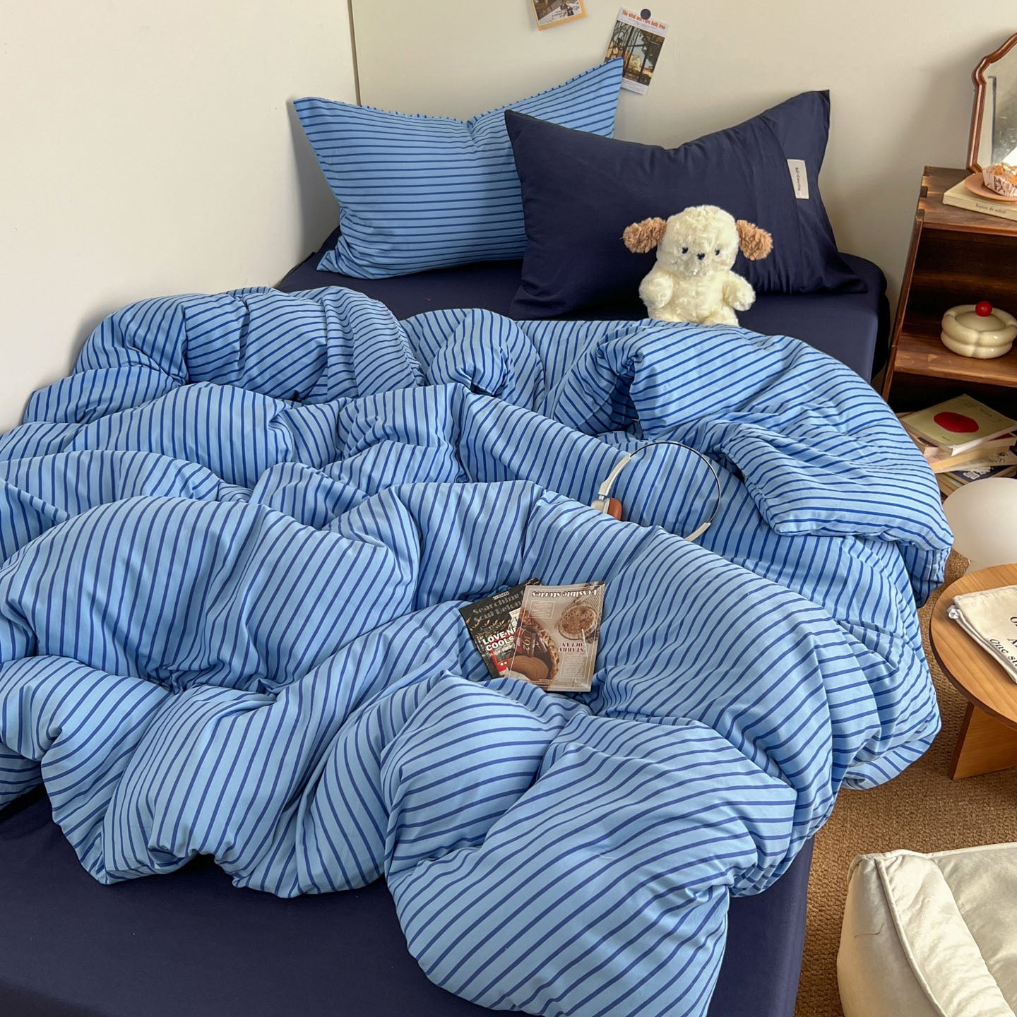Four Season Blue Stripe Duvet Cover Set Queen, Soft All-Season Bedding with Pillowcases, Japanese Korean Style Navy & Sky Blue, OEM ODM Factory Direct Custom Bedding for Bulk Orders