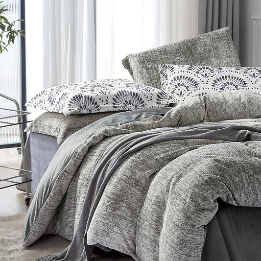 Grey 7-Piece Bedding Set with Decorative Pillows and Textured Fabric
