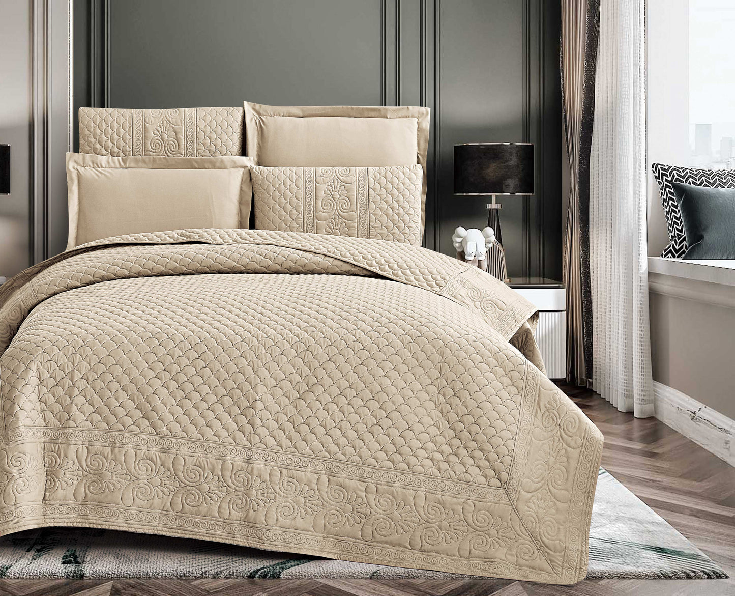 Soft Microfiber Quilted Bedspread Set in Light Gray | Lightweight All-Season Bedding with 1 Bedspread, 2 Pillowcases & 2 Shams | OEM Luxury Bedspread Set | Elegant Bedroom Design for Hotels