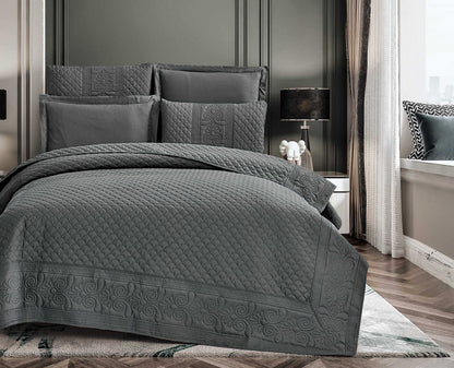 Soft Microfiber Quilted Bedspread Set in Light Gray | Lightweight All-Season Bedding with 1 Bedspread, 2 Pillowcases & 2 Shams | OEM Luxury Bedspread Set | Elegant Bedroom Design for Hotels
