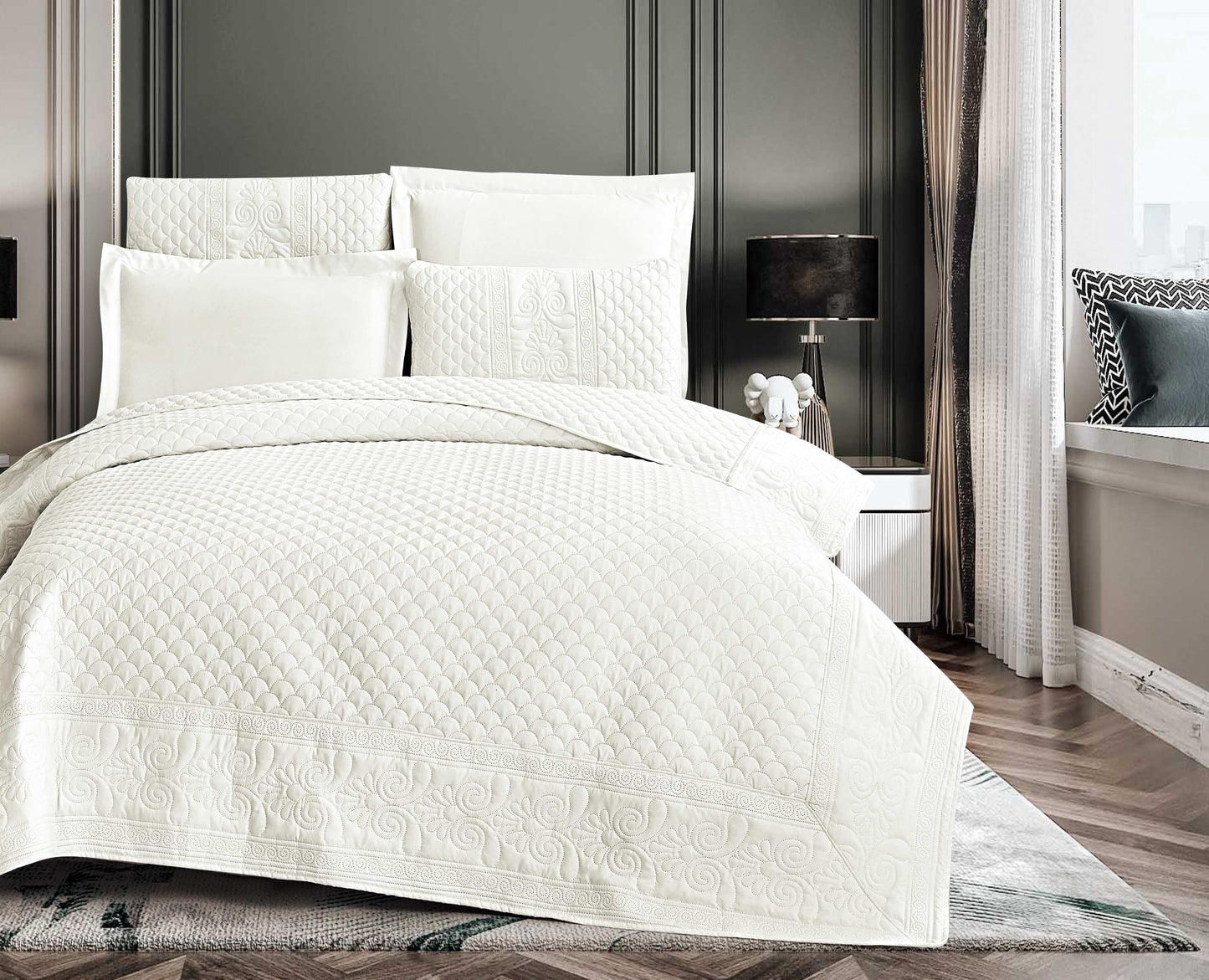 Soft Microfiber Quilted Bedspread Set in Light Gray | Lightweight All-Season Bedding with 1 Bedspread, 2 Pillowcases & 2 Shams | OEM Luxury Bedspread Set | Elegant Bedroom Design for Hotels