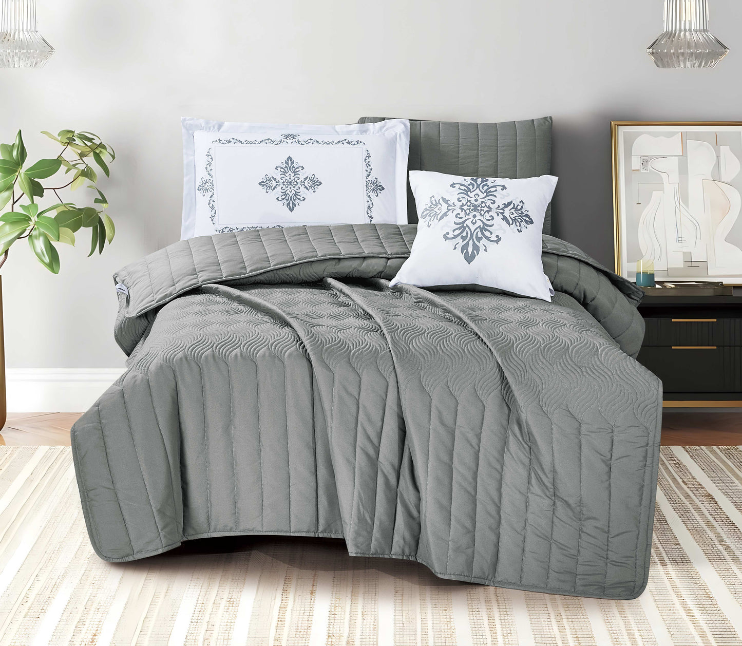 Blue Microfiber Quilted Bedspread Set | Soft All-Season Bedding with 1 Bedspread, 2 Pillowcases & 2 Shams | OEM Luxury Bedspread Set | Elegant Bedroom Design for Hotels